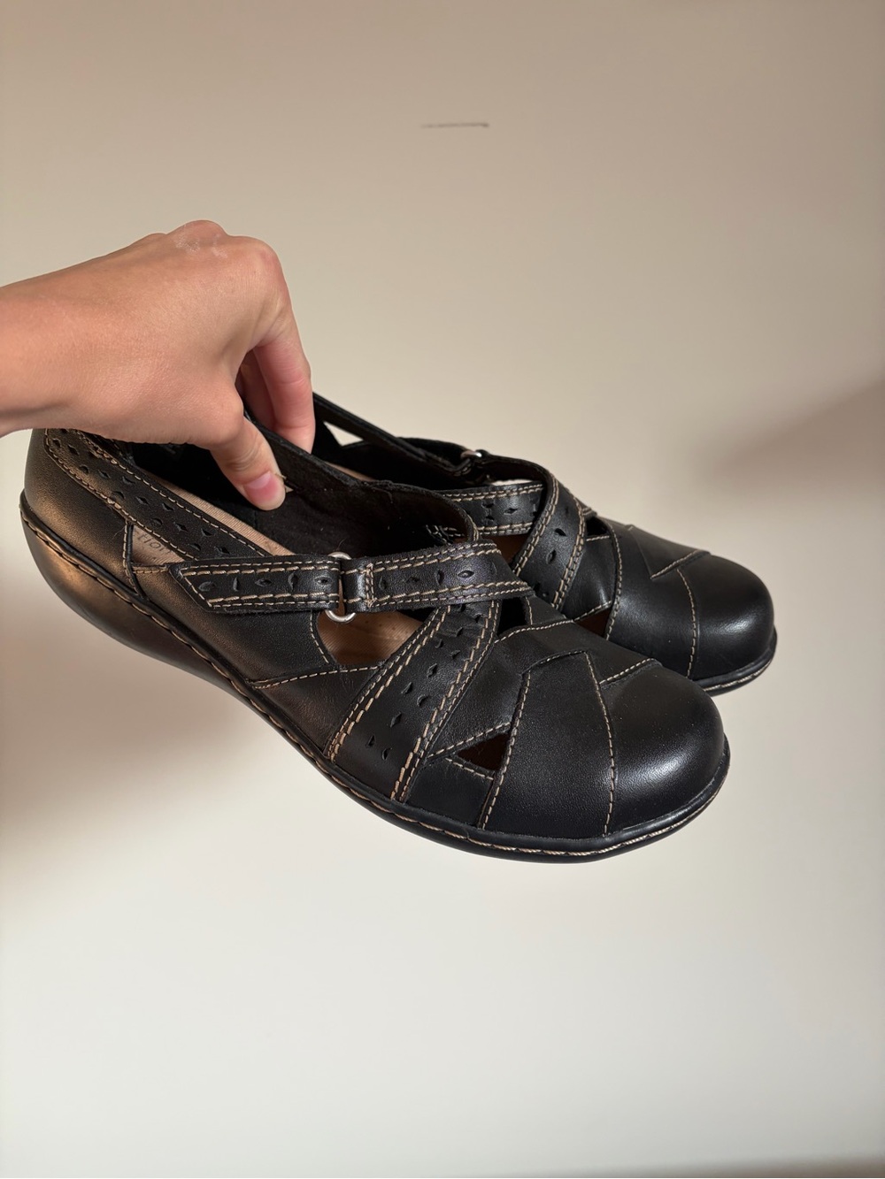Clarks Women's Ashland Spin Flats size 8 XW